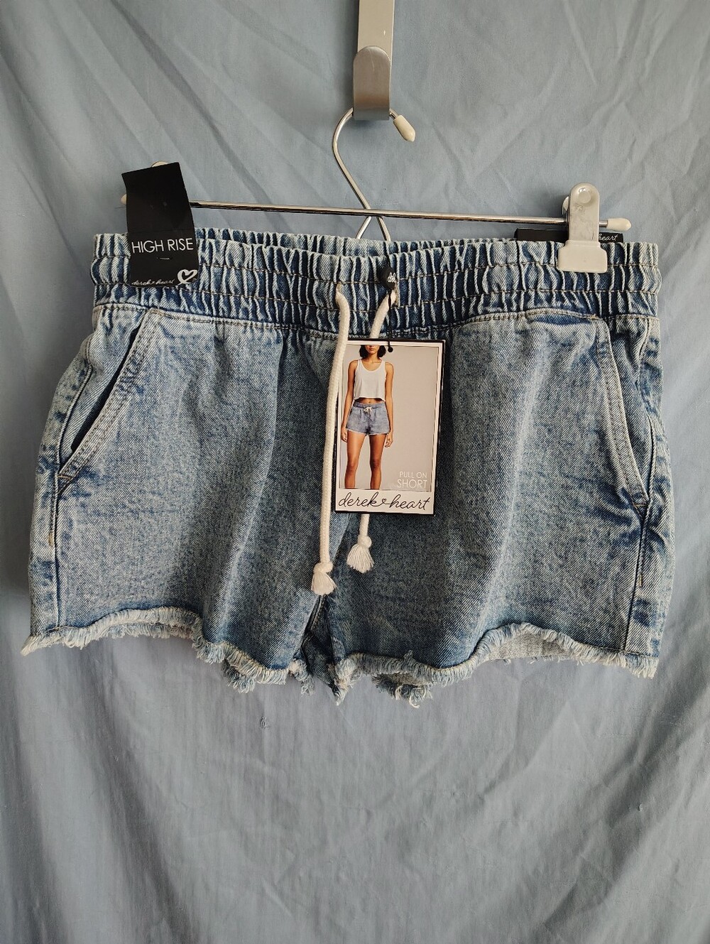 Derek Heart High Rise Pull On Acid Wash Denim Shorts Sz 9 NWT